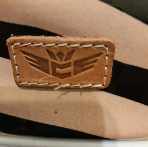 Consuela Classic Tote Bright Floral With Striped Sides. - Picture 8 of 11